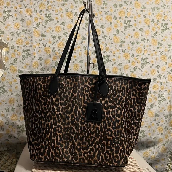 Steve Madden Tote - Picture 2 of 11